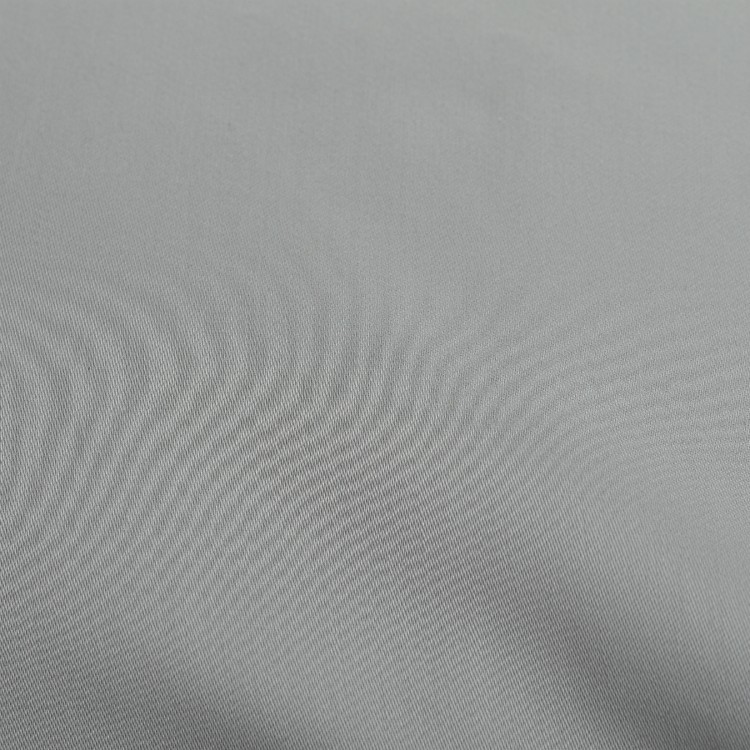 Комплект постельного белья полутораспальный из сатина светло-серого цвета из коллекции essential (66412)