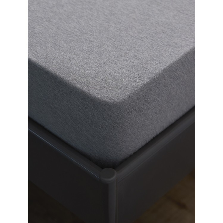 Простыня на резинке из хлопкового трикотажа серого цвета из коллекции essential, 160х200х30 см (76110)