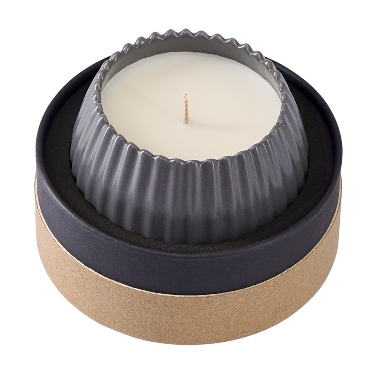 Свеча ароматическая nutmeg, leather & vanilla из коллекции edge, серый, 30 ч (75657)