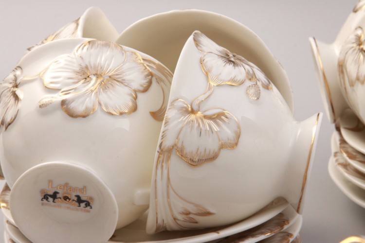 Чайный сервиз на 12 персон 27 пр."софия золотой гибискус" 1200/200 мл. Porcelain Manufacturing (418-234) 