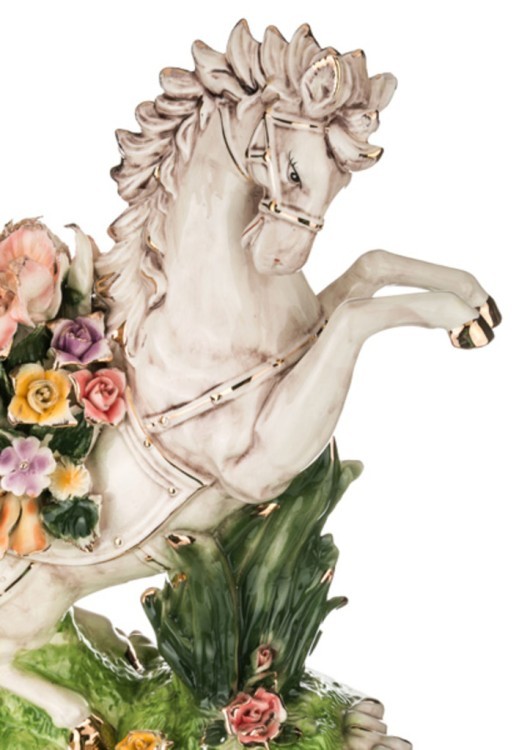 Статуэтка "белый конь в цветах"карт.уп.высота=60 см Hangzhou Jinding (92-034) 