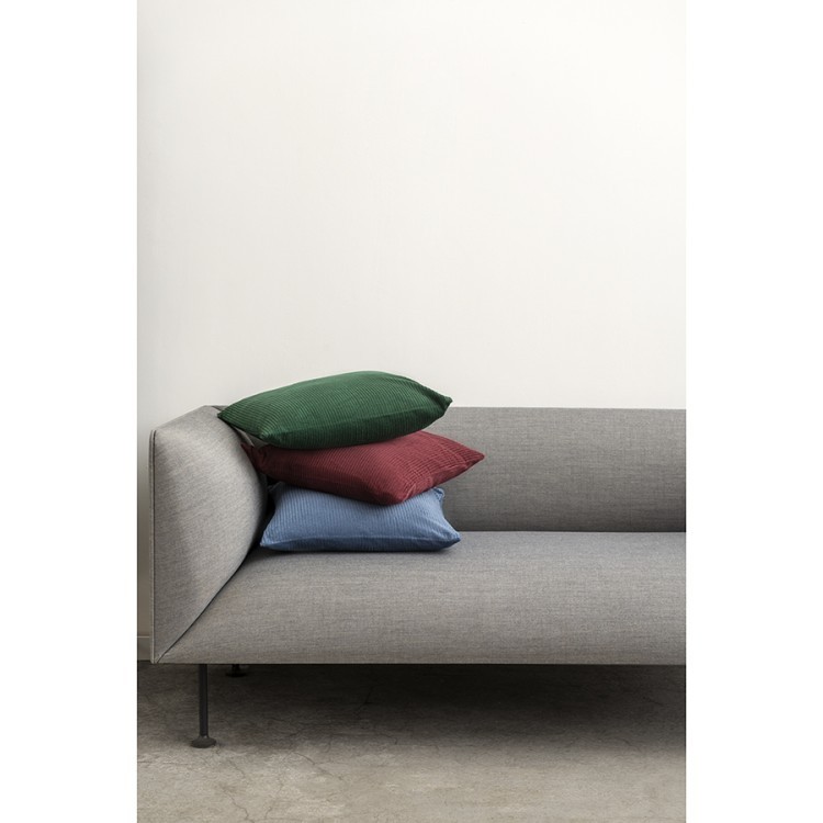 Чехол на подушку фактурный из хлопкового бархата бордового цвета  из коллекции essential, 45х45 см (74389) Чехол на подушку фактурный из хлопкового бархата бордового цвета  из коллекции essential, 45х45 см (74389)