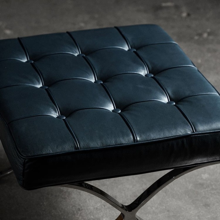 Пуф Барселона EC-010/YM371, нержавеющая сталь, кожа, royal blue, ROOMERS FURNITURE Пуф Барселона EC-010/YM371, нержавеющая сталь, кожа, royal blue, ROOMERS FURNITURE