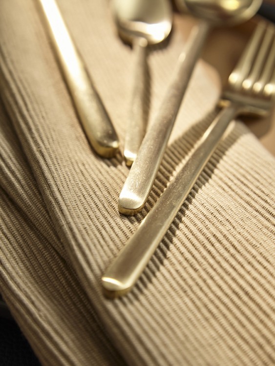 Набор столовых приборов pure, золотистые матовые, 16 пред. (78607)