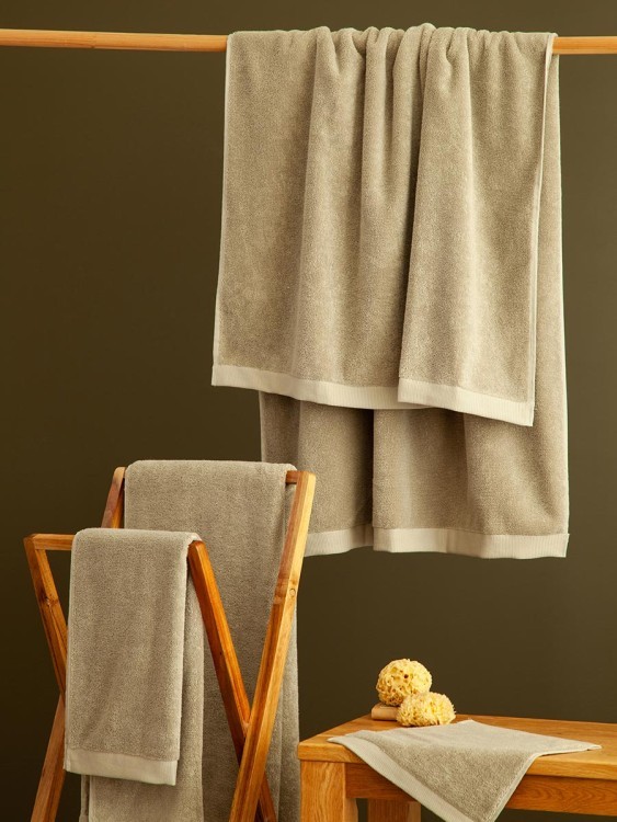 Полотенце банное бежево-серого цвета из коллекции essential, 90х150 см (79175)