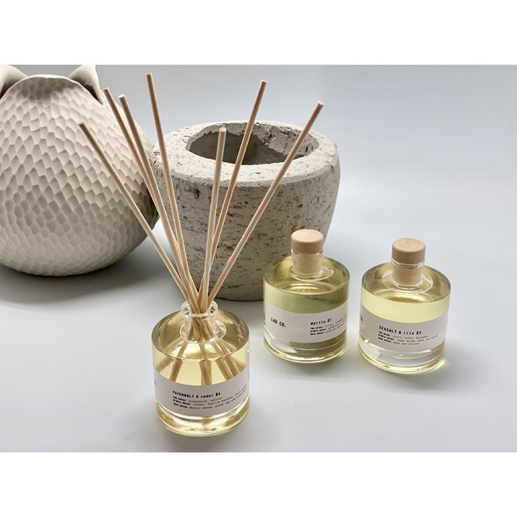 Диффузор ароматический lab co, patchouli&cedar, 100 мл (70922) Диффузор ароматический lab co, patchouli&cedar, 100 мл (70922)