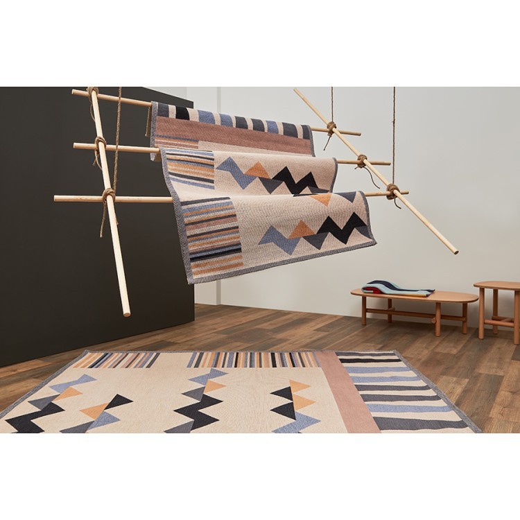 Ковер из хлопка по мотивам нанайских орнаментов из коллекции cultural heritage, 160х230 см (78514) Ковер из хлопка по мотивам нанайских орнаментов из коллекции cultural heritage, 160х230 см (78514)