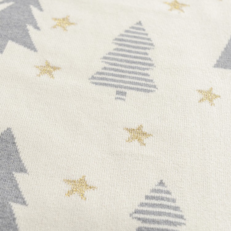 Плед из хлопка с новогодним рисунком magic forest из коллекции new year essential, 130х180 см (74414) Плед из хлопка с новогодним рисунком magic forest из коллекции new year essential, 130х180 см (74414)