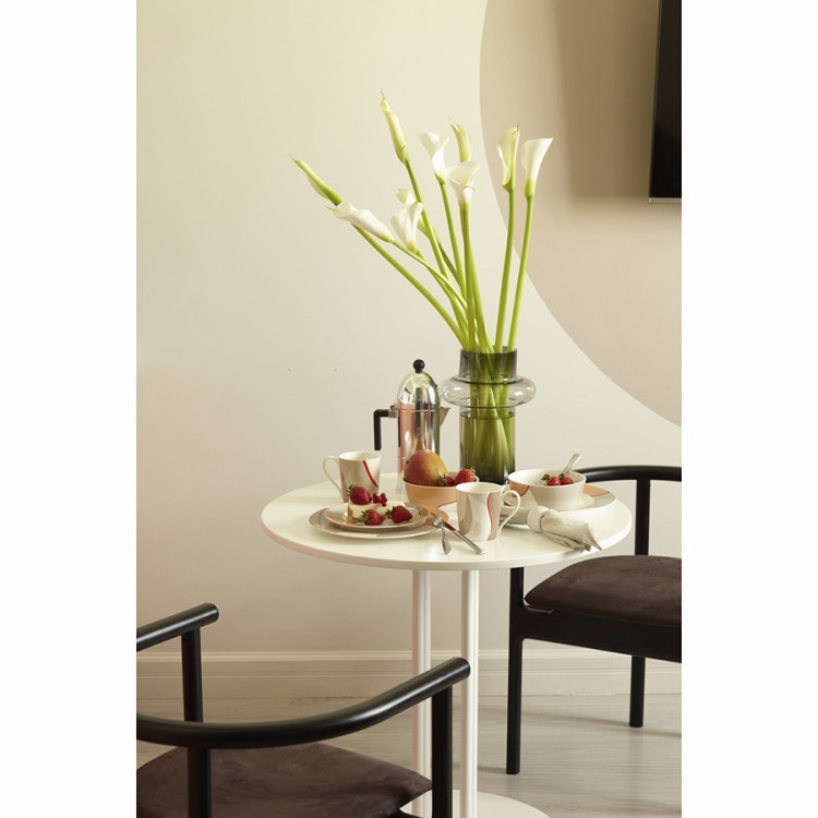 Кружка бежевого цвета с авторским принтом из коллекции freak fruit, 350мл (73576)