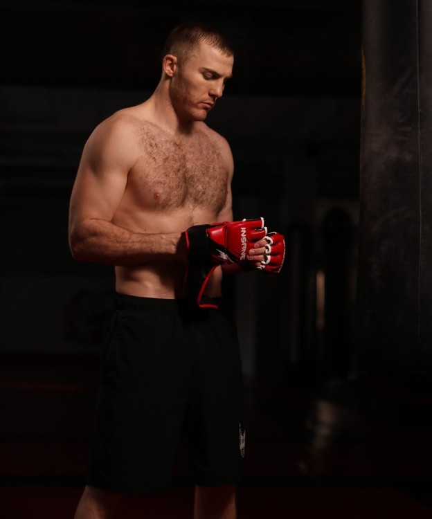 Перчатки для MMA FALCON, ПУ, красный, S (1743523) Перчатки для MMA FALCON, ПУ, красный, S (1743523)