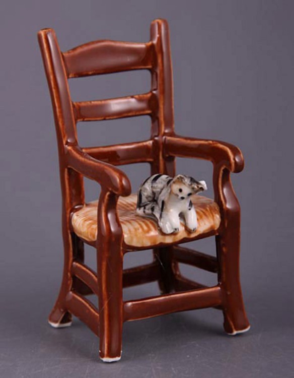 Фигурка "котенок на стуле" высота=9 см.(кор=144шт.) Lefard (101-477)