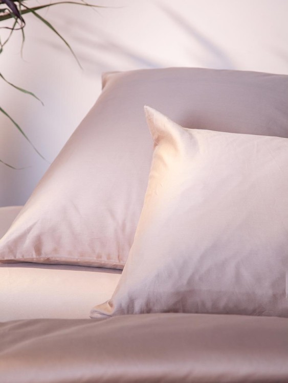 Комплект постельного белья из премиального сатина бежевого цвета из коллекции essential, 150х200 см (79816)