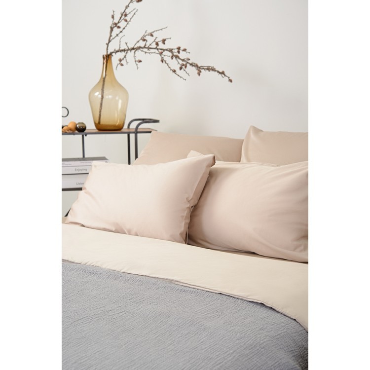 Комплект постельного белья полутораспальный из сатина бежевого цвета из коллекции essential (70508)