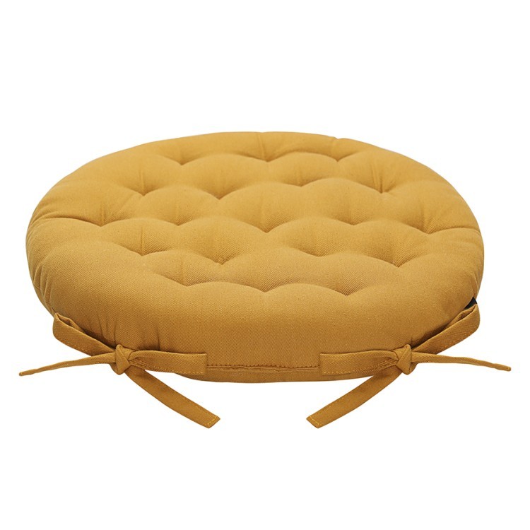 Подушка на стул круглая из хлопка цвета карри из коллекции essential, 35 см (77456) Подушка на стул круглая из хлопка цвета карри из коллекции essential, 35 см (77456)