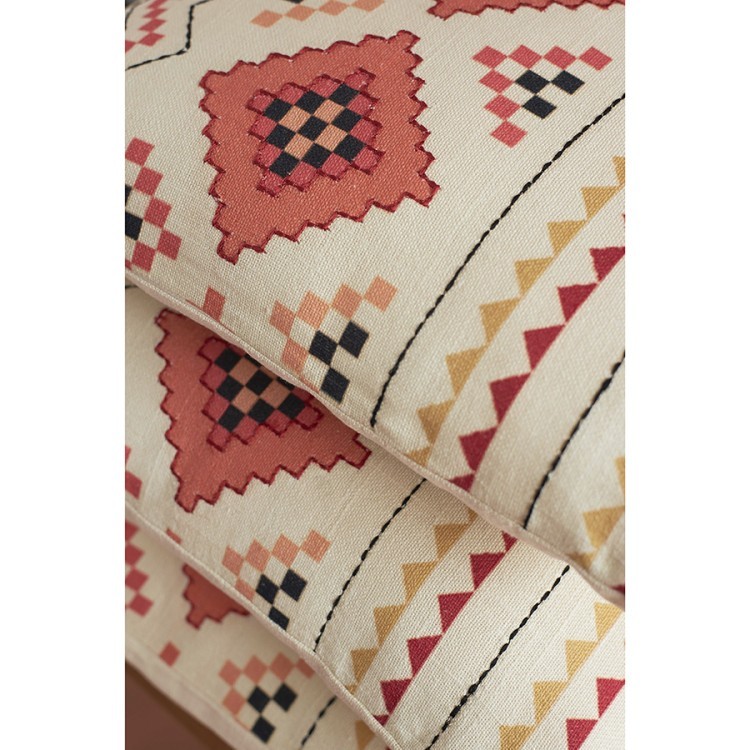 Подушка декоративная по мотивам башкирских орнаментов из коллекции cultural heritage, 45х45 см (77717) Подушка декоративная по мотивам башкирских орнаментов из коллекции cultural heritage, 45х45 см (77717)