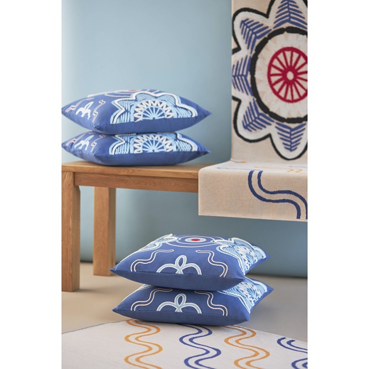 Подушка декоративная по мотивам эвенских орнаментов из коллекции cultural heritage, 45х45 см (77719) Подушка декоративная по мотивам эвенских орнаментов из коллекции cultural heritage, 45х45 см (77719)