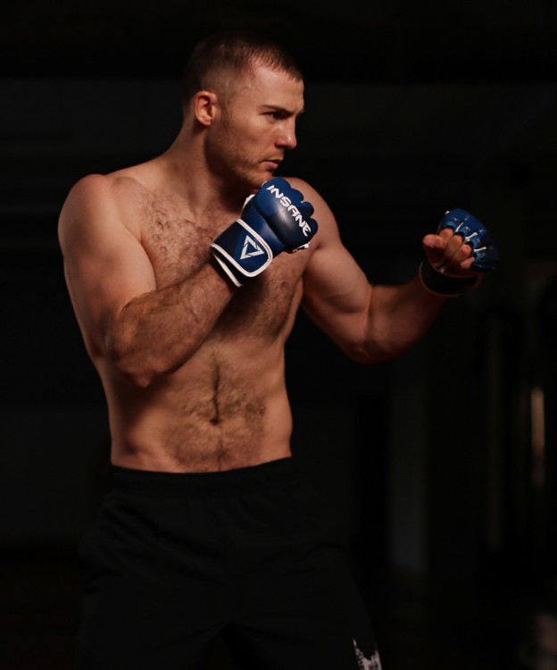 Перчатки для MMA EAGLE, ПУ, синий, M (1743554) Перчатки для MMA EAGLE, ПУ, синий, M (1743554)
