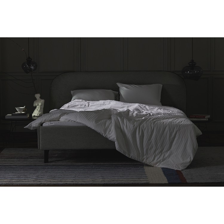 Простыня на резинке из страйп-сатина из коллекции essential, 160х200х30 см (77178) Простыня на резинке из страйп-сатина из коллекции essential, 160х200х30 см (77178)