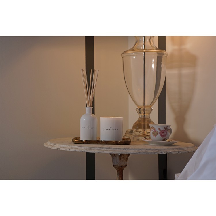 Свеча ароматическая the olphactory, white insignia, philippa 1990, 60 ч (78049)