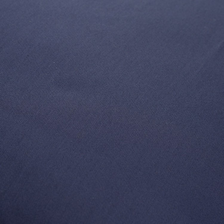 Простыня на резинке из сатина темно-синего цвета из коллекции essential, 200х200х30 см (70550)