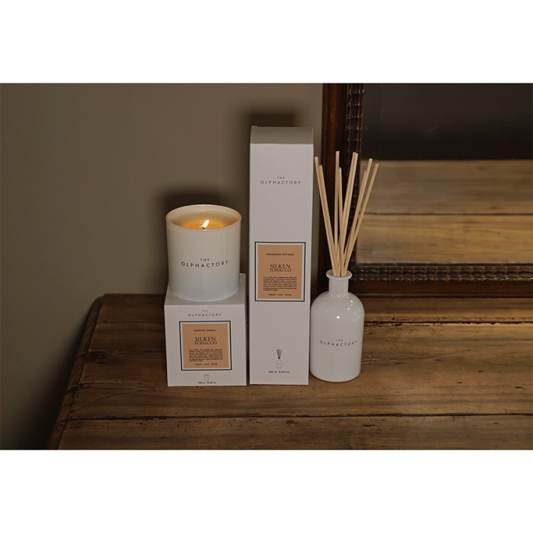 Свеча ароматическая the olphactory, white insignia, silken tobacco, 60 ч (78050)