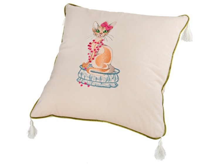 Декоративная подушка "мурка" 45*45 см., шампань, вышивка 100% пэ SANTALINO (850-827-19)