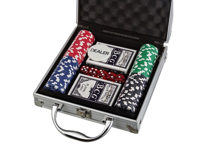 Настольная игра "казино" в кейсе 20*20*6,5 см. Polite Crafts&gifts (446-061) 