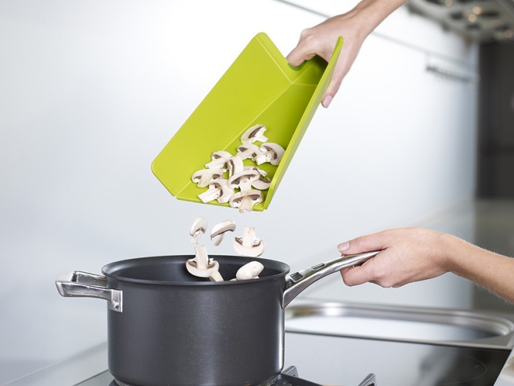 Доска разделочная chop2pot™ plus, 21х38 см, красная (38926) Доска разделочная chop2pot™ plus, 21х38 см, красная (38926)