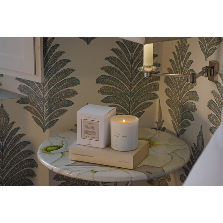 Свеча ароматическая the olphactory, white insignia, majestic symphony, 60 ч (78046)