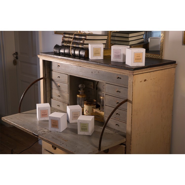 Свеча ароматическая the olphactory, white insignia, musk silhouette, 60 ч (78047)