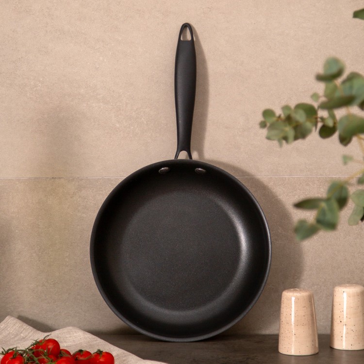 Сковорода c антипригарным покрытием "iron chef" agness 22*4.4cm технология 3-ply, нерж.сталь 18/10 Agness (947-101) Сковорода c антипригарным покрытием "iron chef" agness 22*4.4cm технология 3-ply, нерж.сталь 18/10 Agness (947-101)