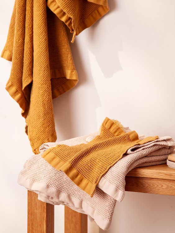 Полотенце для лица из умягченной вафли цвета охры из коллекции essential, 30x30 см (79183)