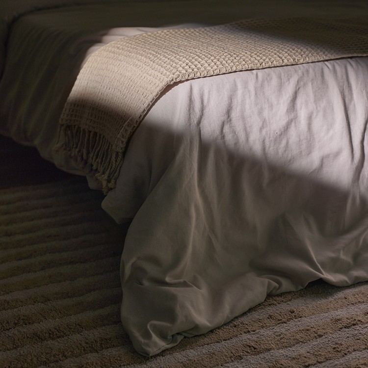 Комплект постельного белья изо льна и хлопка серо-бежевого цвета из коллекции essential, 200х220 см (77128)