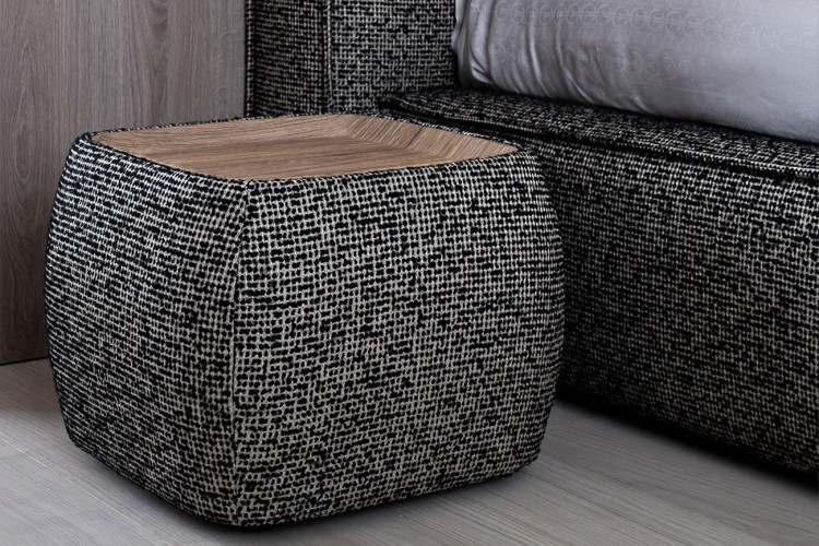 Столик прикроватный мягкий Runa шенилл серая Seppia Ser 49*49*27см (TT-00016137) Столик прикроватный мягкий Runa шенилл серая Seppia Ser 49*49*27см (TT-00016137)