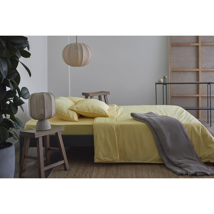 Комплект постельного белья из стираного перкаля светло-желтого цвета из коллекции essential, 200х220 см (77732)