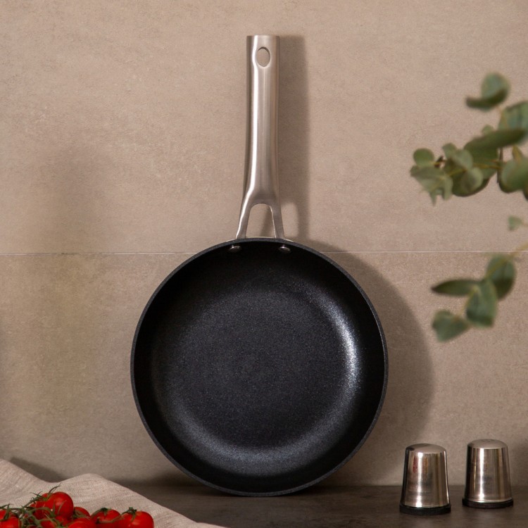 Сковорода c антипригар. 3х слойным покрыт. daikin, серия "chef" agness 22*4.5cm, анодирован.алюминий Agness (947-106) Сковорода c антипригар. 3х слойным покрыт. daikin, серия "chef" agness 22*4.5cm, анодирован.алюминий Agness (947-106)