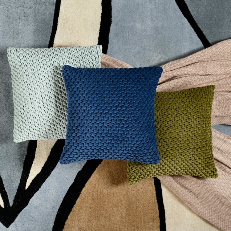 Подушка декоративная стеганая из хлопкового бархата оливкового цвета essential, 45х45 см (65845)