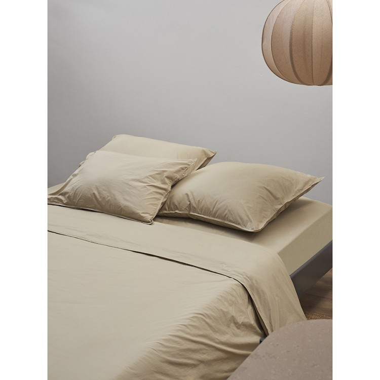 Простыня на резинке из стираного перкаля бежево-серого цвета из коллекции essential, 200х200х30 см (77761)