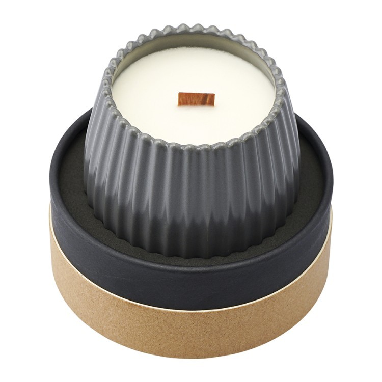 Свеча ароматическая с деревянным фитилём hugs and cookies из коллекции edge, серый, 60 ч (75681)