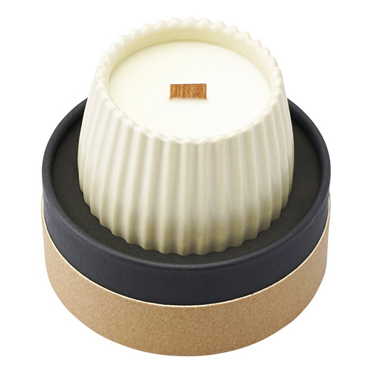 Свеча ароматическая с деревянным фитилём sandalwood, bergamot & citrus из коллекции edge, бежевый, 60 ч (75695) Свеча ароматическая с деревянным фитилём sandalwood, bergamot & citrus из коллекции edge, бежевый, 60 ч (75695)