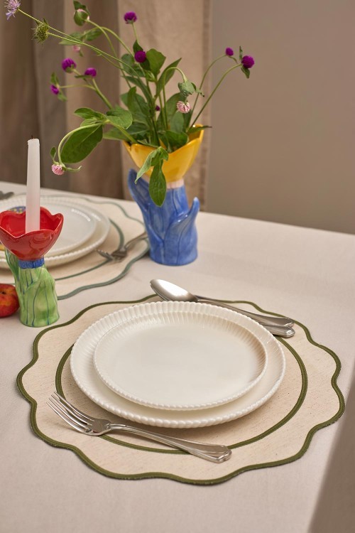 Салфетка под приборы anemone из коллекции trendy ruffles, D38 см, оливковый (78890) Салфетка под приборы anemone из коллекции trendy ruffles, D38 см, оливковый (78890)