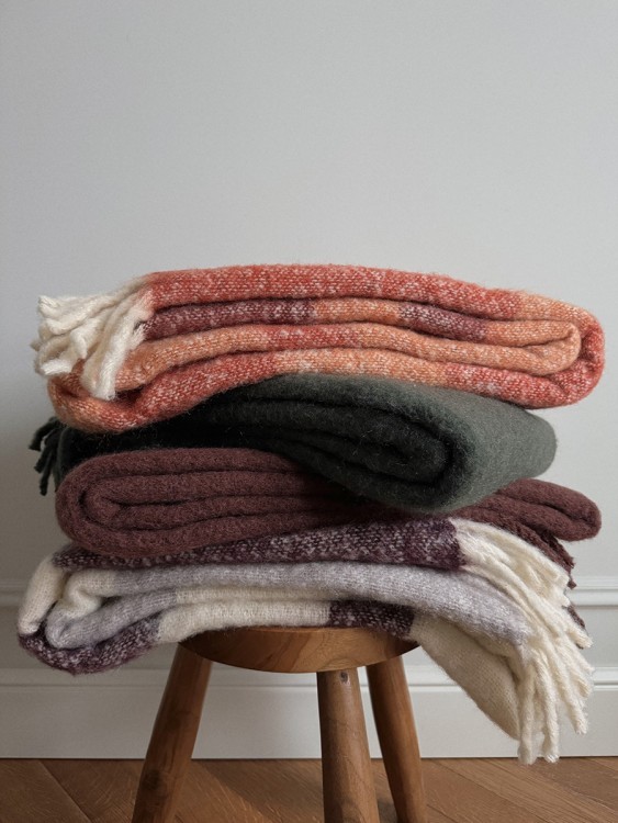 Плед мохеровый хвойно-зеленого цвета из коллекции essential, 130х180 см (79737)