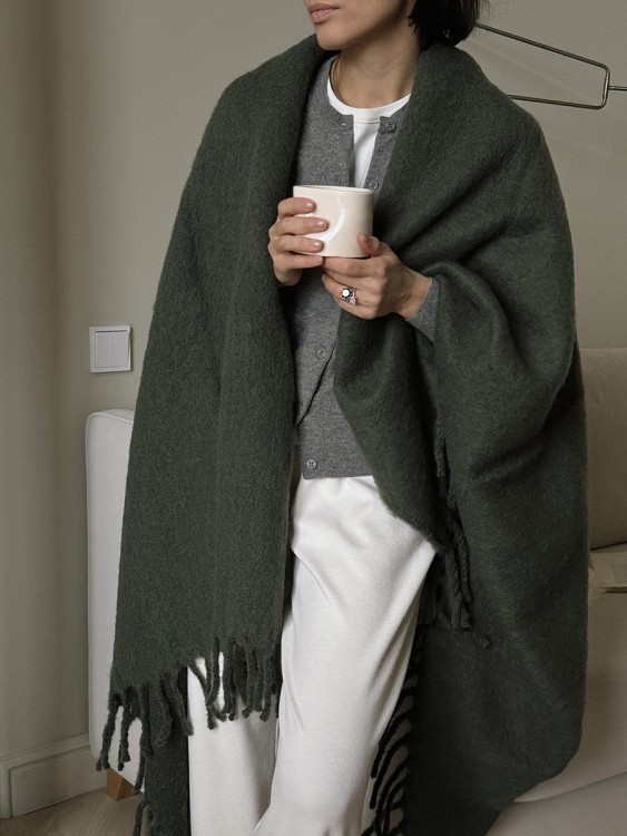 Плед мохеровый хвойно-зеленого цвета из коллекции essential, 130х180 см (79737)