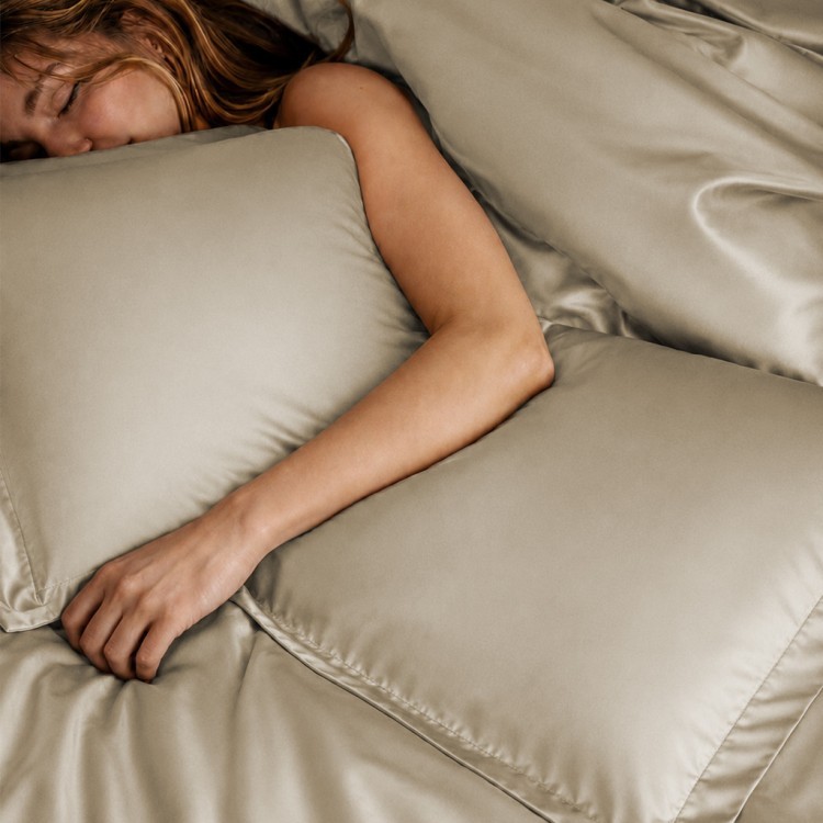 Кпб,king size,"solid" бежевый, сатин, хлопок 100%,п.240х260-1шт,пр.260х260-1шт,н.50х70-2шт/70х70-2ш Lefard (989-004-19)