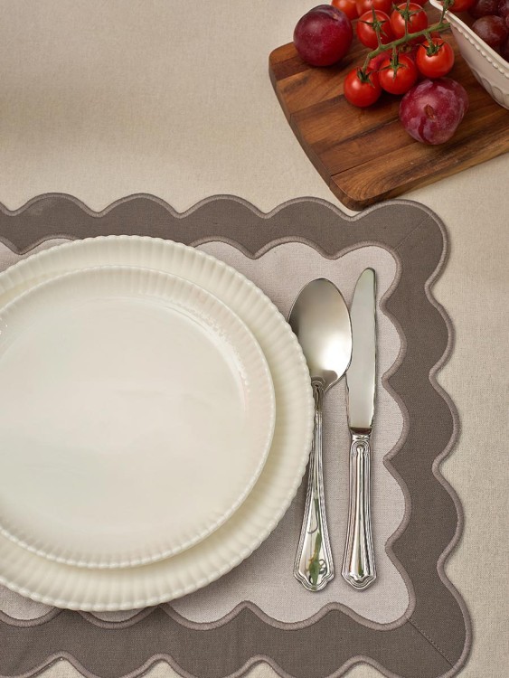 Салфетка под приборы с контрастным кантом серого цвета из коллекции trendy ruffles, 35х45 см (78894) Салфетка под приборы с контрастным кантом серого цвета из коллекции trendy ruffles, 35х45 см (78894)