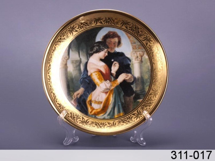 Тарелка декоративная золотая "влюбленная пара" диаметр=21см, без.уп. Marcello Pecchioli (311-017) 