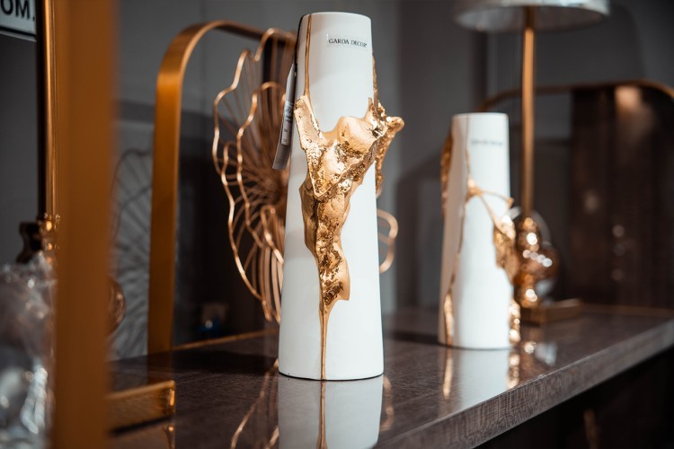 Ваза керамическая белая с золотым декором 10*9*24см (TT-00007451)